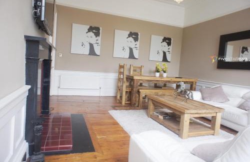 Leith Apartment | Windsor Street Apartment