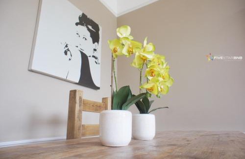 Leith Apartment | Windsor Street Apartment