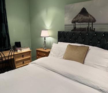 Runnymede House | Windsor Wine and Dine