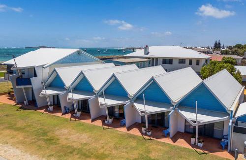 Lancelin Apartment | Windsurfer Beach Chalet 2