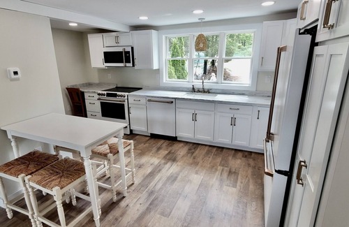 Alton Bay Cottage | Windswept Cottage: A Lake Winnipesaukee Waterfront