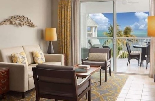 Key West Hotel | Windward Point Beachfront Resort, Hot Tub, Pool