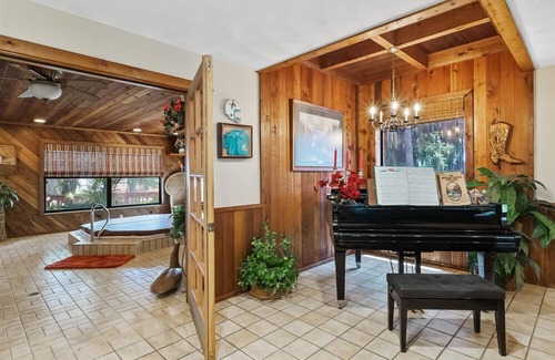 Highland House | Windy Point Estate - On Lake Istokpoga-5bdr. 5 1/2bath 7 beds. Amazing grounds