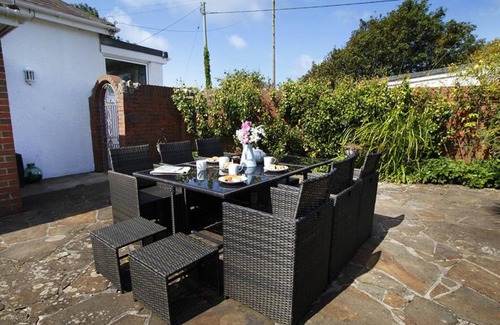 Port-Eynon House | Windy Ridge - Three Bedroom House, Sleeps 6