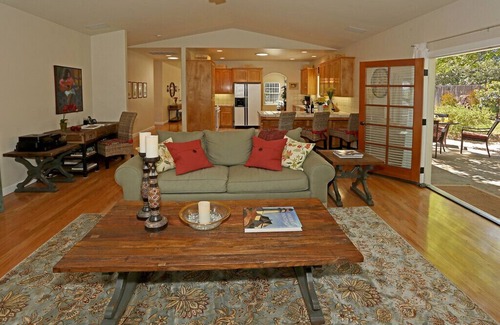 Los Olivos House | Wine Barrel Cottage - Graceful Charm and Fun in Los Olivos