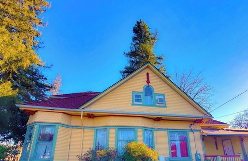 Cloverdale House | Wine Country 1-bedroom retreat with WiFi, AC in charming Cloverdale