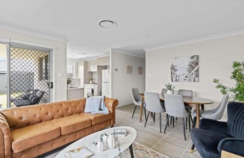 Cessnock House | Wine Country Cottage Stylish Family Getaway