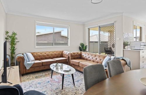 Cessnock House | Wine Country Cottage Stylish Family Getaway