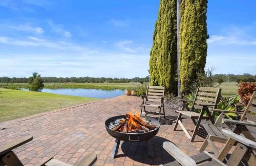 Nulkaba House | Wine Country Homestead - Spacious Retreat