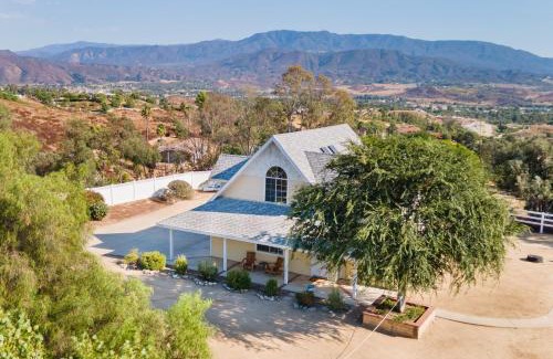 Temecula House | Wine Country Retreat Gorgeous Views Minutes to Wineries