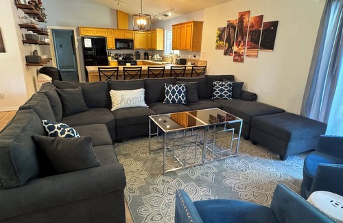 Paso Robles Villa | Wine Country Villa - 9 bedroom, 4 bath, Sleeps 25+