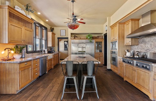 Templeton House | Wine Country Vineyard Farmhouse