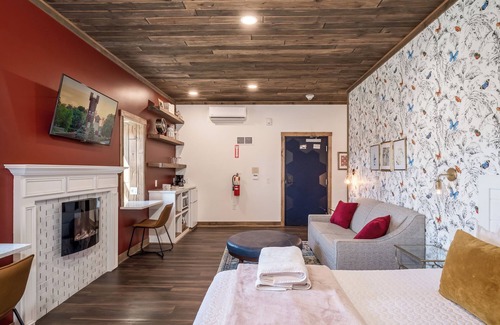 Prescott Hotel | Wine, Dine & Unwind