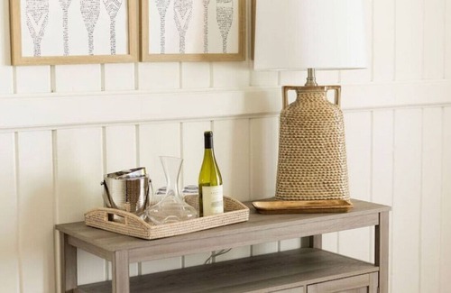 Madison Beach Cottage | Wine|Lake|Geneva-On-The Lake|CLE