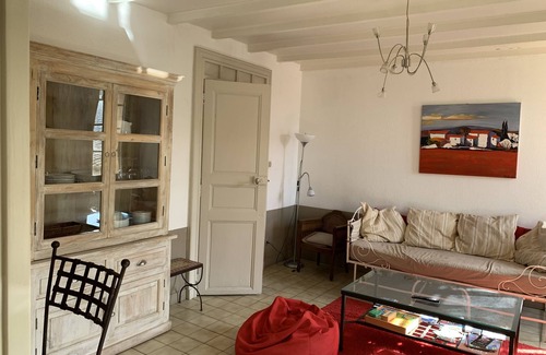 Saint-Gilles Cottage | Wine Mas - Chateau d'Or and de Gueules - Wine cellar -