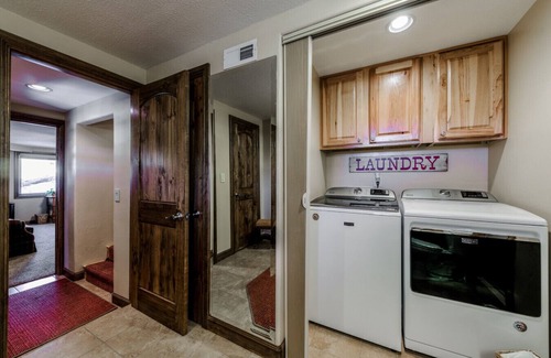 Ruidoso Ski Chalet | Wine & Wilderness: MTN Luxe Chalet/Hot Tub/Views