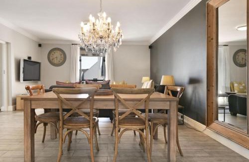 Stellenbosch Cabin | Winelands Golf Lodges 24