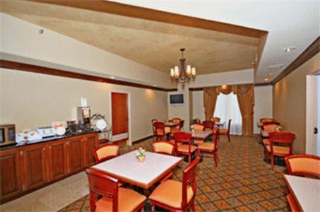 Greensboro Hotel | Wingate by Wyndham Greensboro-Coliseum
