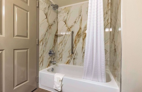 Lafayette Hotel | Wingate by Wyndham Lafayette Airport