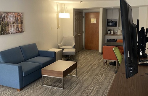 Lafayette Hotel | Wingate by Wyndham Lafayette Airport