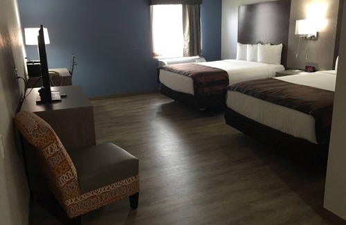 Hayfield Dundee Hotel | Wingate by Wyndham Louisville Fair and Expo