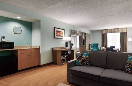 Jeffersontown Hotel | Wingate by Wyndham Louisville East