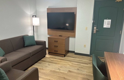 Ontario Hotel | Wingate by Wyndham Mansfield OH