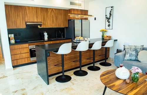 Downtown Condo | Winner of Top 25 Small Condo/Hotel All Of Mexico- PH 3 Bedr -Beach Club Jacuzzi