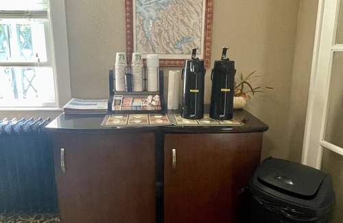 Wolfeboro Apartment | Winni lakefront room @ Windrifter Yacht Club