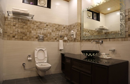 Kumarhatti Hotel | Winnies