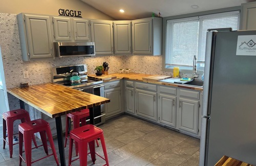 Moultonborough House | Winnipesauke beach access, family and dog friendly home with fenced in Yard.