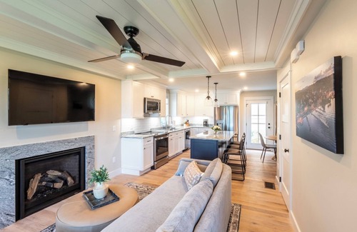 Laconia House | Winnipesaukee Lakefront Getaway with Private Dock
