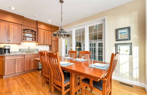 Moultonborough House | Winnipesaukee Luxury Home for 14 Prime Location LABOR DAY WEEK SPECIAL