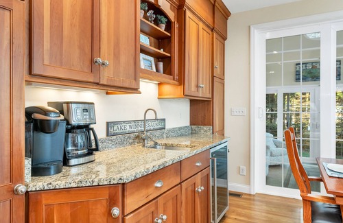 Moultonborough House | Winnipesaukee Luxury Home for 14 Prime Location LABOR DAY WEEK SPECIAL