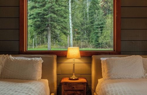 Golden Cabin | Winston Lodge