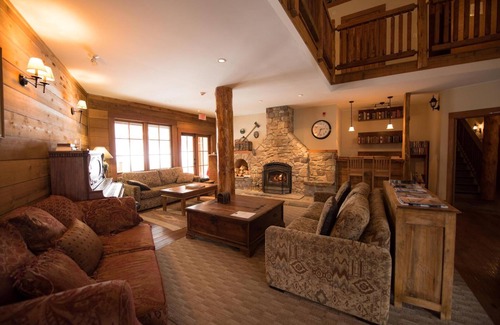 Golden Cabin | Winston Lodge