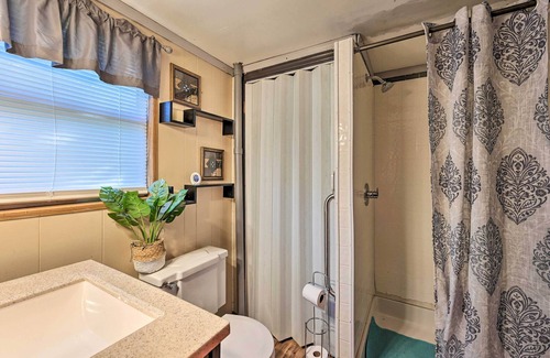 Winston - Salem Apartment | Winston-salem Studio w/ Deck ~ 5 Mi to Dtwn!