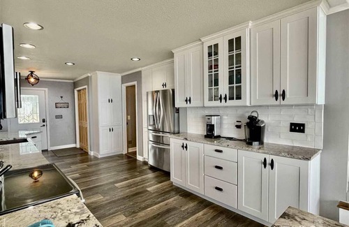 Big Bay House | Winter Escape on Big Bay, Lake Superior - 40 minutes to Marquette
