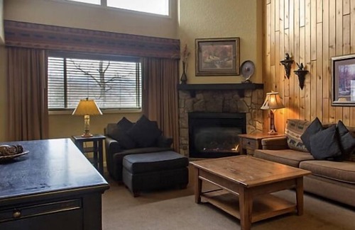 Banner Elk Resort | Winter get-away in charming 2-bedroom loft in beautiful Banner Elk.