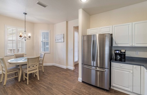Lakeside Plantation Villa | Winter Getaway in Amenity Filled Community
