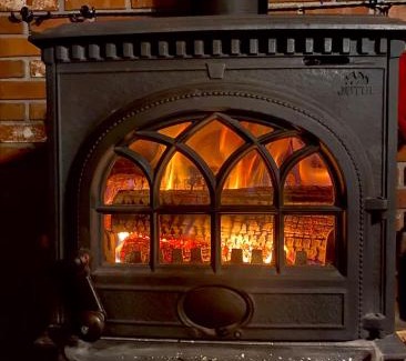 Chertsey Ski Chalet | Winter Lakefront Chalet - Serendipity Hideaway - Ski, Skate, Snowshoes & Relax by the Cozy Fire