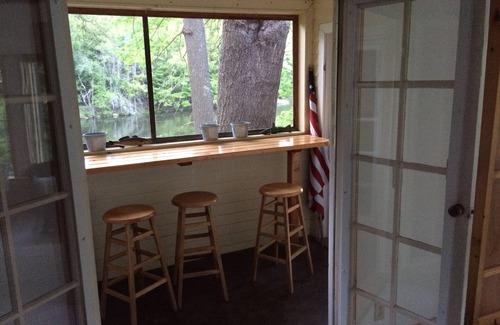 Ludlow House | Winter On The Slopes, Summer On The Lake! 3 Br, 2 Baths, Sleeps 8