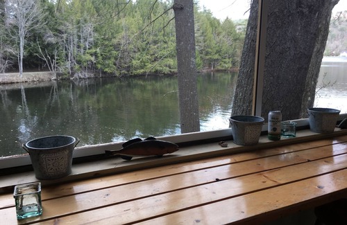 Ludlow House | Winter On The Slopes, Summer On The Lake! 3 Br, 2 Baths, Sleeps 8