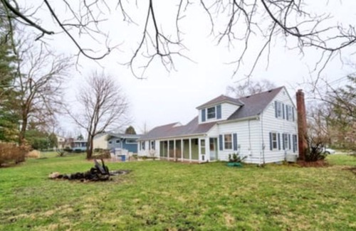 Oconomowoc House | Winter rental house downtown Otown - No pet fees!