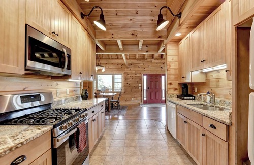 Helen Cabin | Winter Sale: Cabin on 11 acres- Pond & Mtn Views
