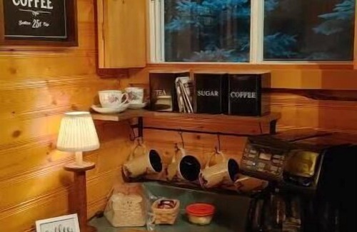 San Marcos Cottage | Winter Wildlife Getaway For 2. Indoor fire, snowshoeing, home cooked breakfast n