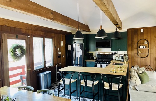 Stratton Mountain Ski Chalet | Winterfell chalet - quiet, relaxing & private with Stratton on your doorstep.