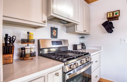 Rangeley House | Winterfell | Snowmobile, close to Saddleback, and Rangeley Lake Views!