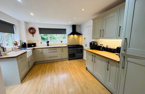 West Ashling House | Wintons Farmhouse nestled in the coutryside