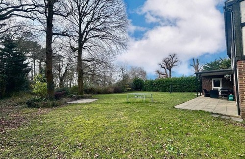 West Ashling House | Wintons Farmhouse nestled in the coutryside
